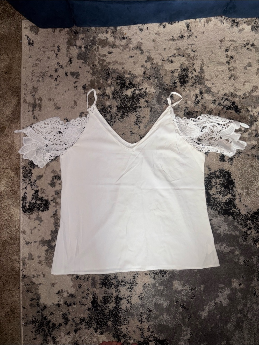SHEIN White Lace Cold-Shoulder V-Neck Cami with Floral Sleeves